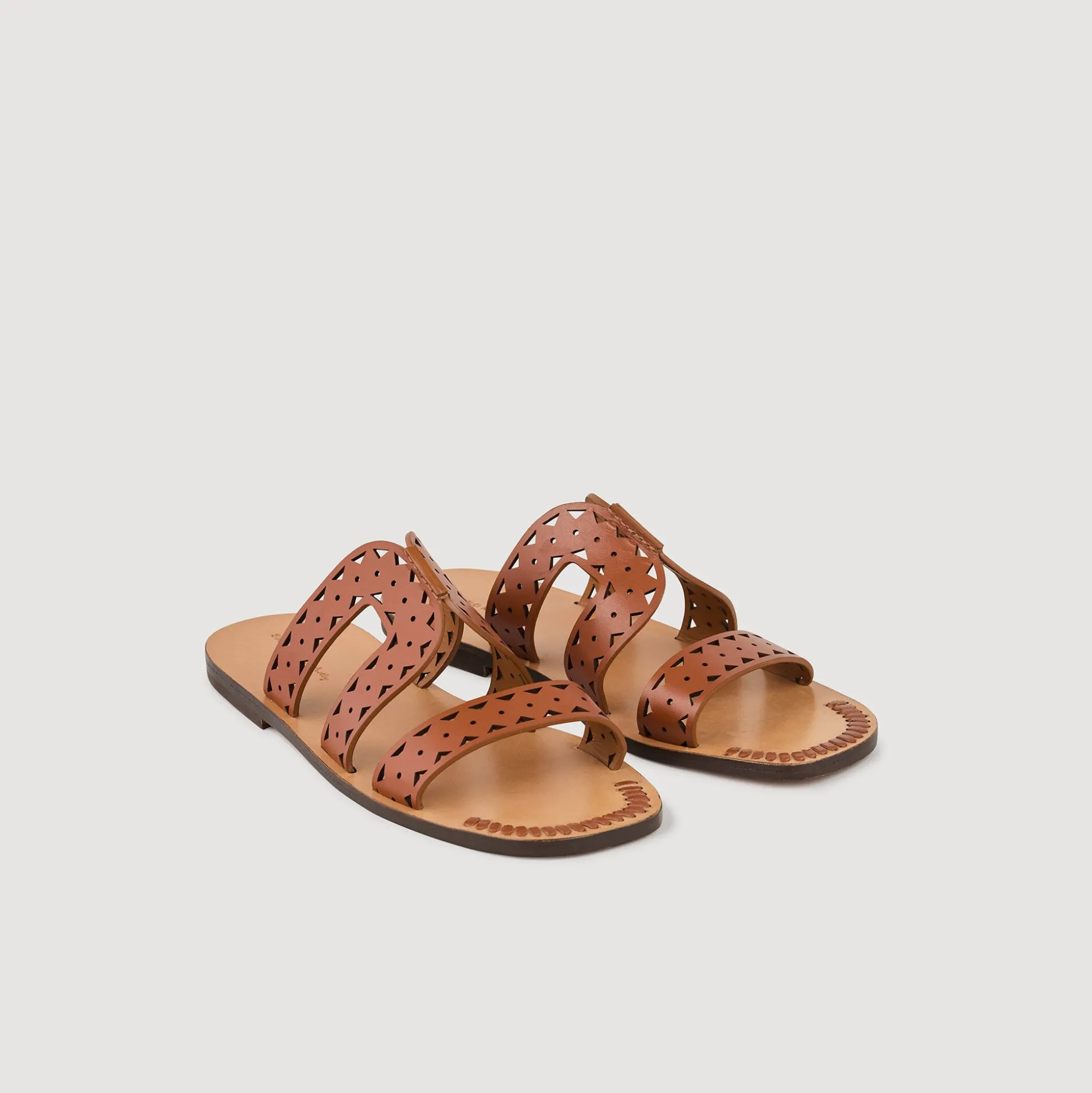 Sandales Plates En Cuir Perforé